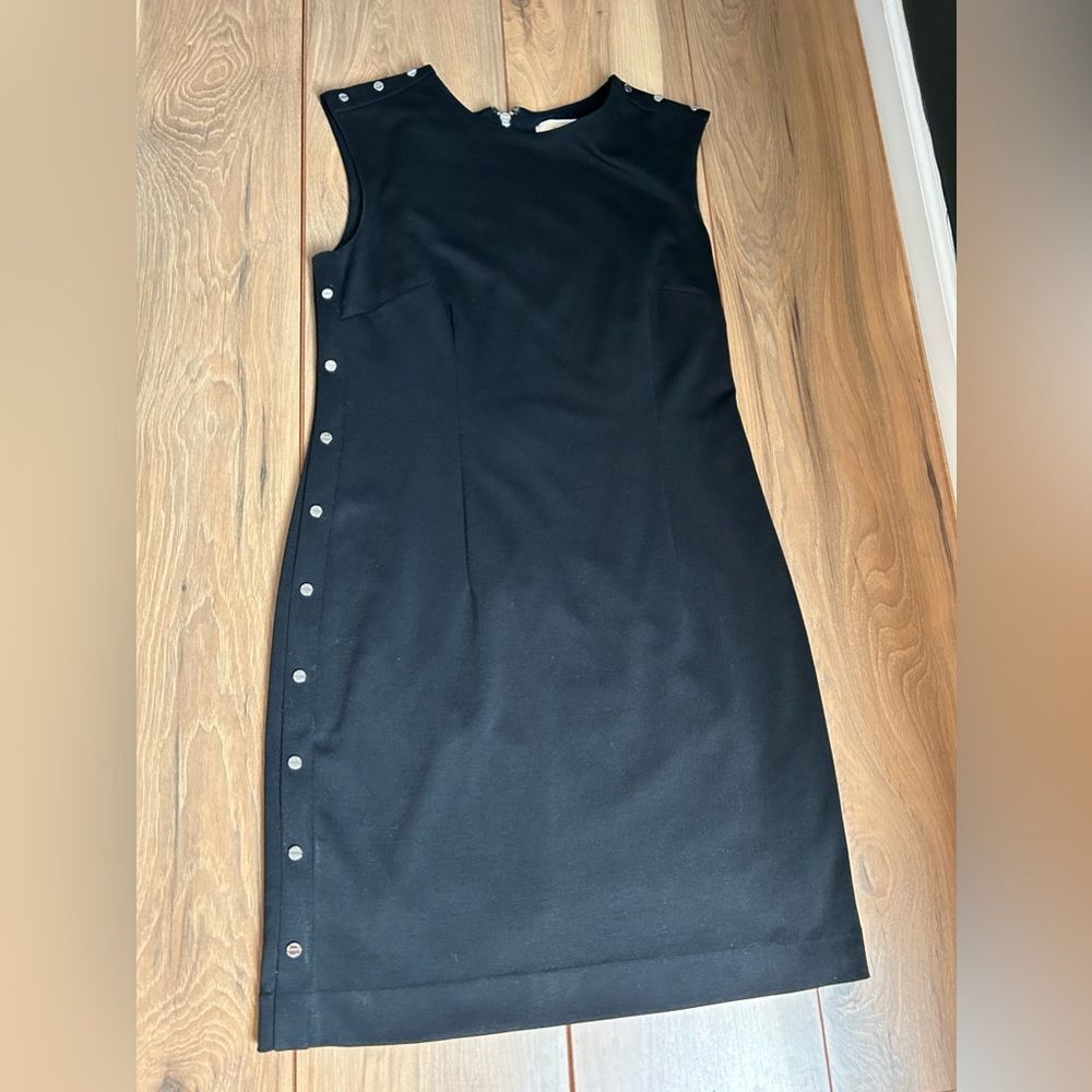 Michael Kors Women's Sleeveless fitted‎ Black silver studded Mini dress size 4